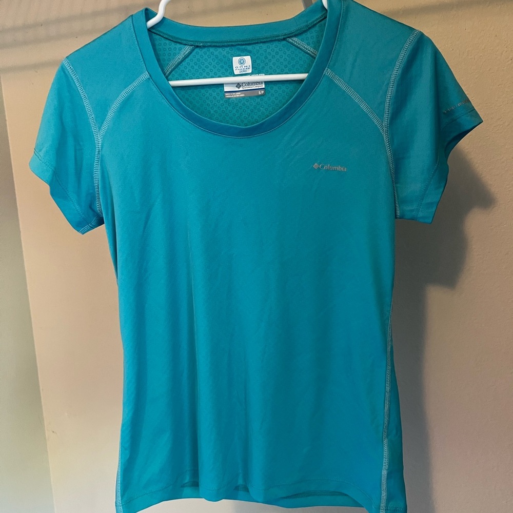 Columbia size small shirt